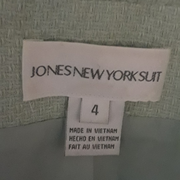 Pastel green suit size 4 - Picture 4 of 7